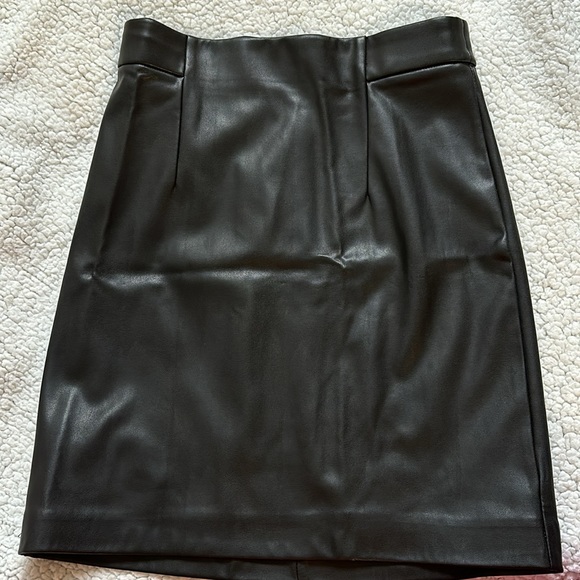 Dynamite Faux leather skirt - Picture 5 of 5